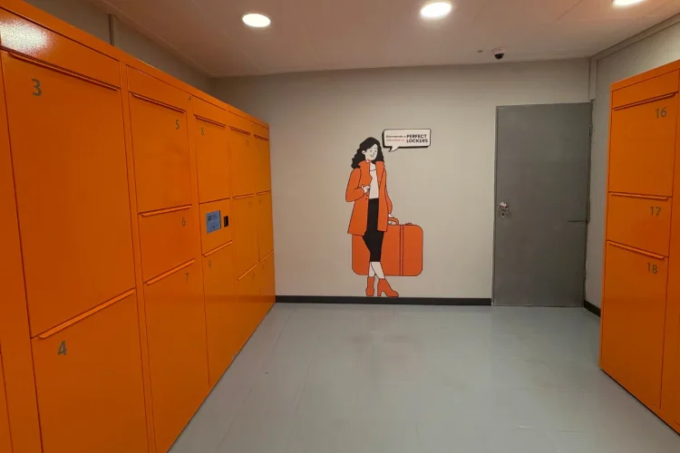 Lockers placa universitat Perfect Lockers 24/7